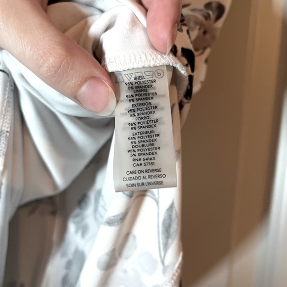 Calvin Klein | Petite Pleat Neck Top in Black/White Size Medium - Picture 8 of 8